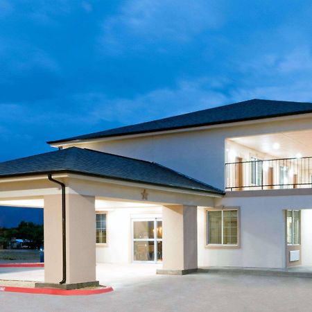 Super 8 By Wyndham Colorado City Eksteriør billede